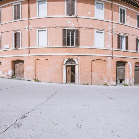 Bhr - Appartamento Dell'Anfiteatro Spoleto Kültér fotó