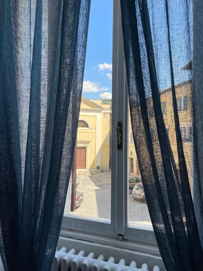Bhr - Appartamento Dell'Anfiteatro Spoleto Kültér fotó